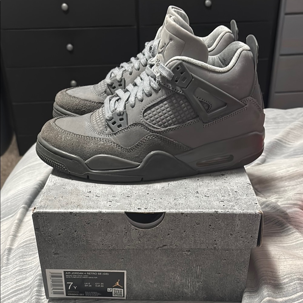 Air Jordan Retro 4 Gray Sneakers
